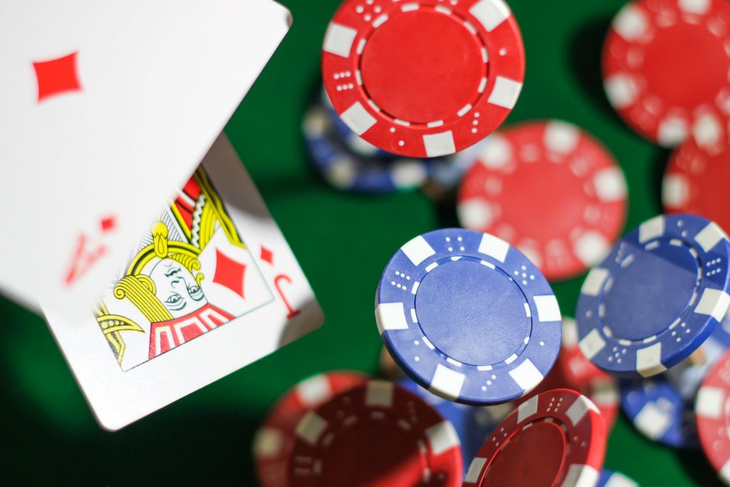 reglas-del-blackjack-aprende-a-jugar-como-un-profesional-manual-de-p-ker